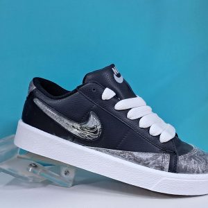 میانه نایک بلیزر